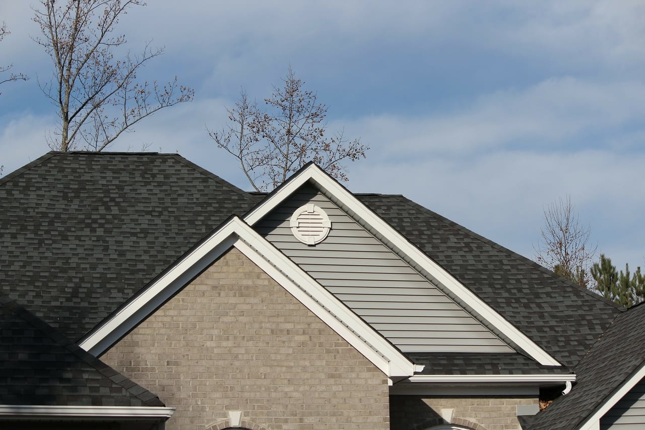 house-roofline-shingles